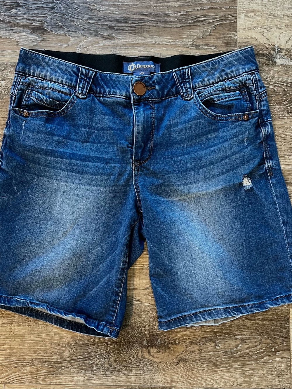 Democracy Ab Solution Denim Shorts Women’s Size 10 Stretch Distressed